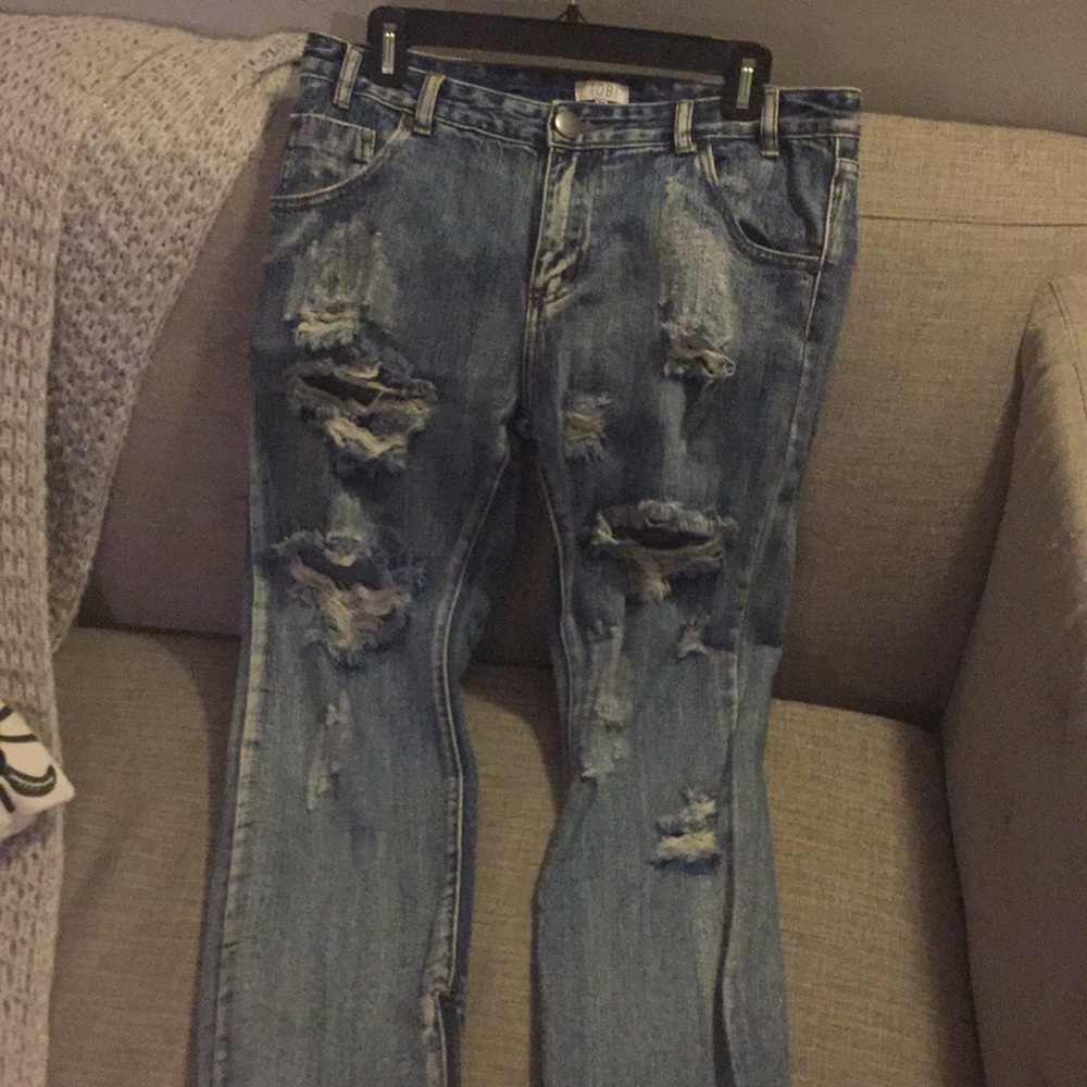 Tobi Ripped Jeans - Picture 2 of 4